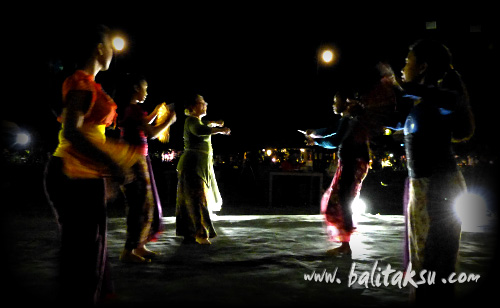 Recording Tari Legong Kupu-kupu Carum, Tarum Dance. Teges Ubud Bali