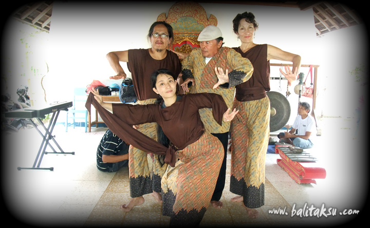 Polosseni New Year Performancs 2013-2014 AmaNusa Resort Nusa Dua Bali