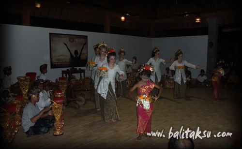 balinese gamelan and dance workshop at ubud
